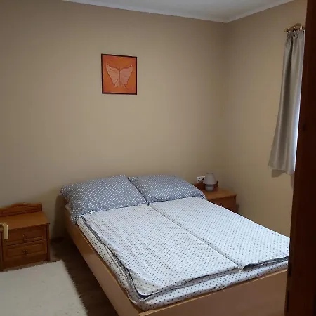 Várkert Apartman Appartamento *