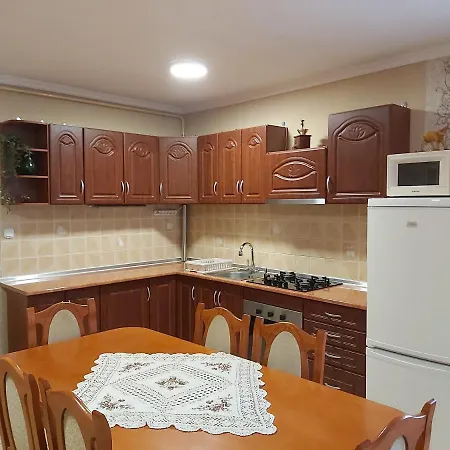 Várkert Apartman Appartamento *