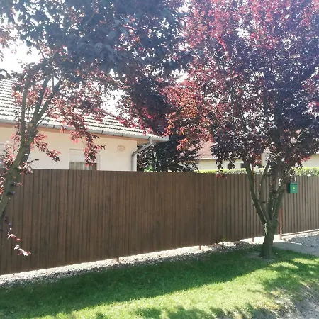 Várkert Apartman Appartamento Tiszafüred