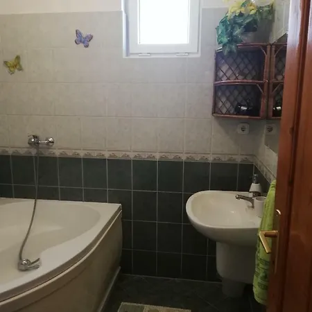Várkert Apartman Appartamento Tiszafüred