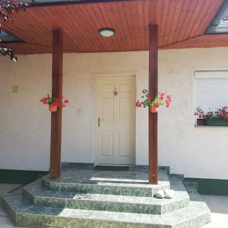 Appartamento Várkert Apartman Tiszafüred